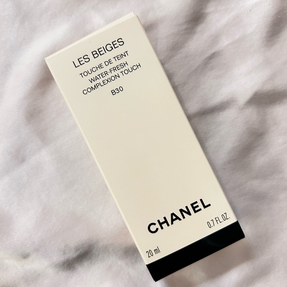 CHANEL Les Beiges Water-Fresh Concealer - Picture 5 of 8